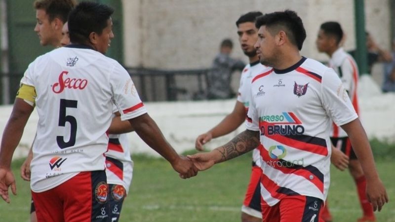 San Lorenzo ganó y respira; la “Juve” manda en el Ascenso