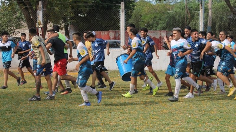 Ateneo ascendió a la “A”; Obreros y La Carrera descendieron a la “B”