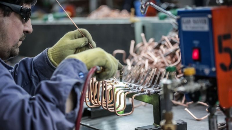 La industria cayó 3,9% en noviembre y acumuló 11 meses en baja