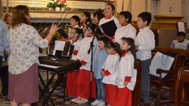 Emotivo debut del Coro de Niños de la Catedral