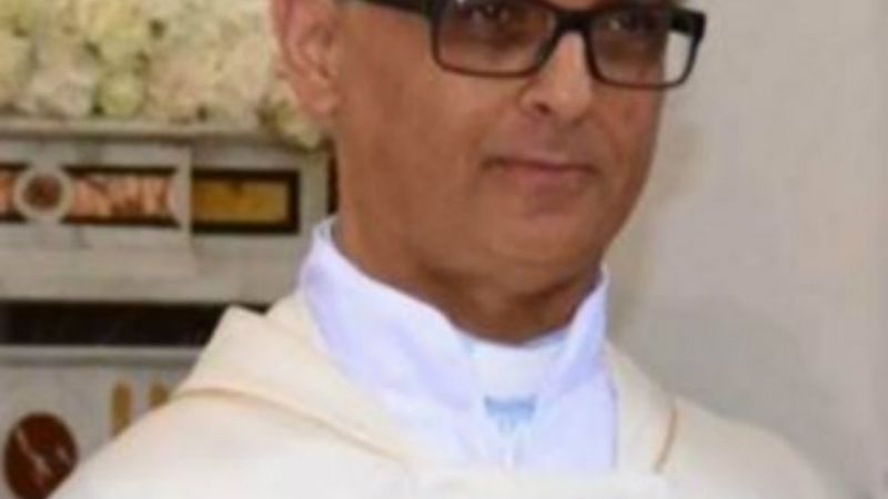 Un sacerdote abusó de una nena y ella lo grabó con su celular