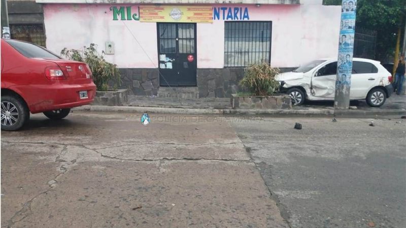 Dos heridos tras un choque en las Mil Viviendas