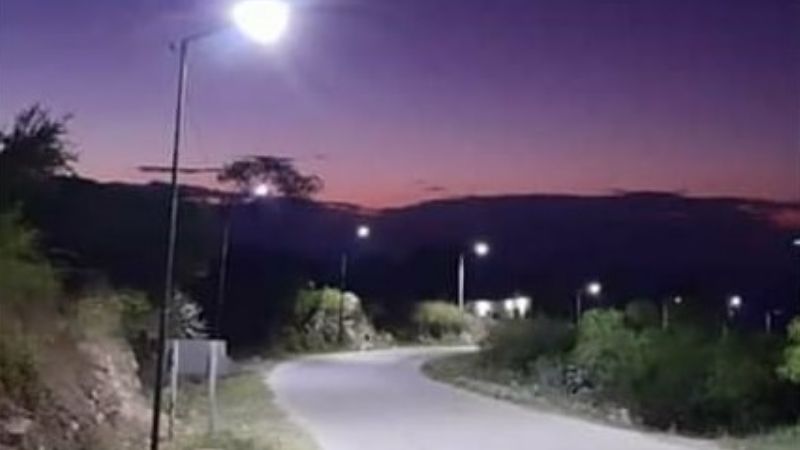 Continúa el cambio de luminarias en Mutquin