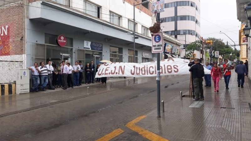 Empleados judiciales reclamaron aumento salarial del 20%