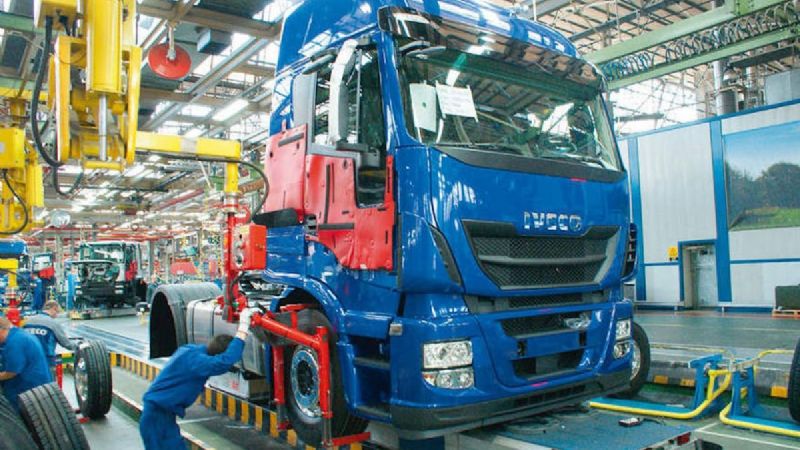 Iveco paraliza la producción de camiones por 5 meses y suspende a todo el personal