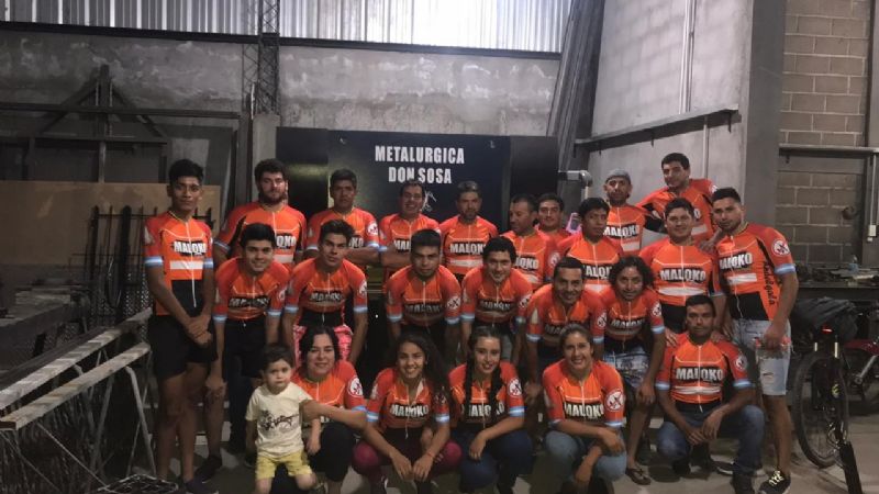 Ciclistas andalgalenses recibieron nuevas casacas