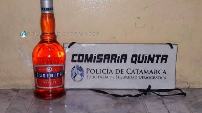 Robaron bebidas alcohólicas de un kiosco y escaparon