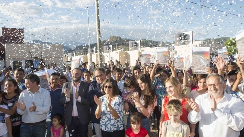 Corpacci inauguró obras y entregó viviendas en Belén
