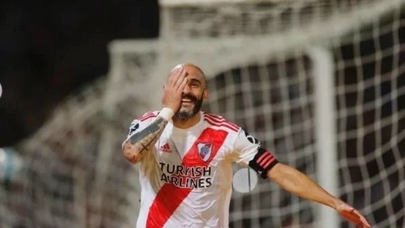 En el festejo, Pinola ¿le dedicó el gol a Pablo Pérez?