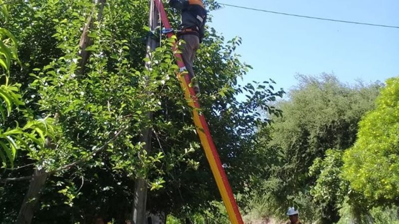 Extensión de líneas en barrios de Chumbicha