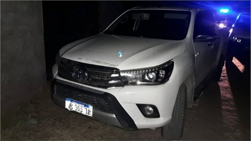 Recuperan una Hilux robada