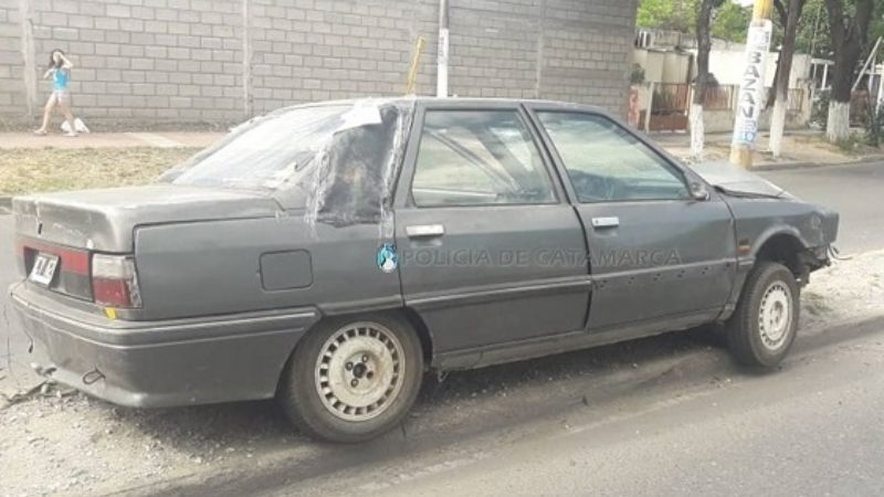 Chocó contra una columna del alumbrado público