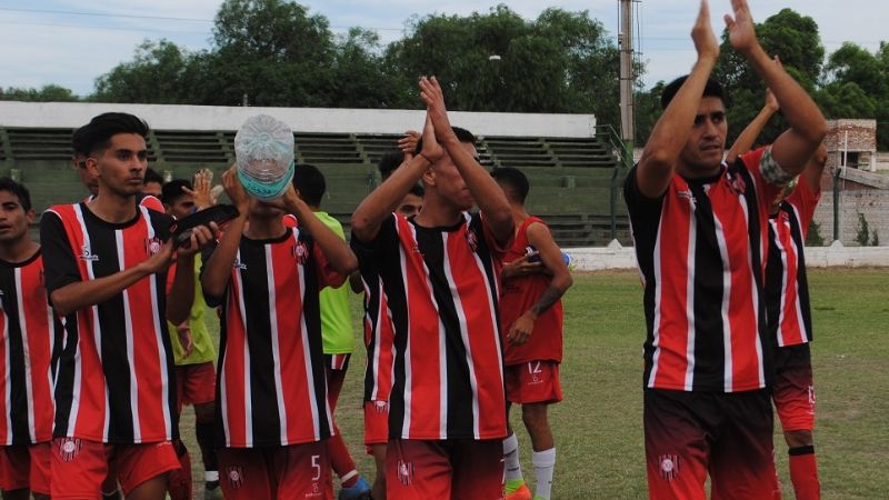“Poli” ensaya la “vuelta” y Chacarita pelea el ascenso