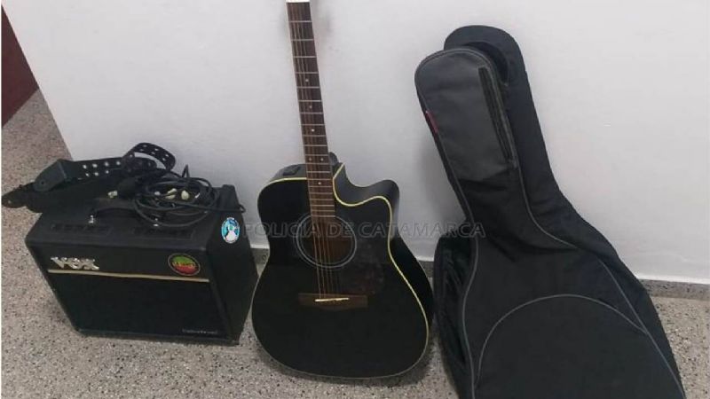 Padre entregó a su hijo a la Policía por el robo de una guitarra