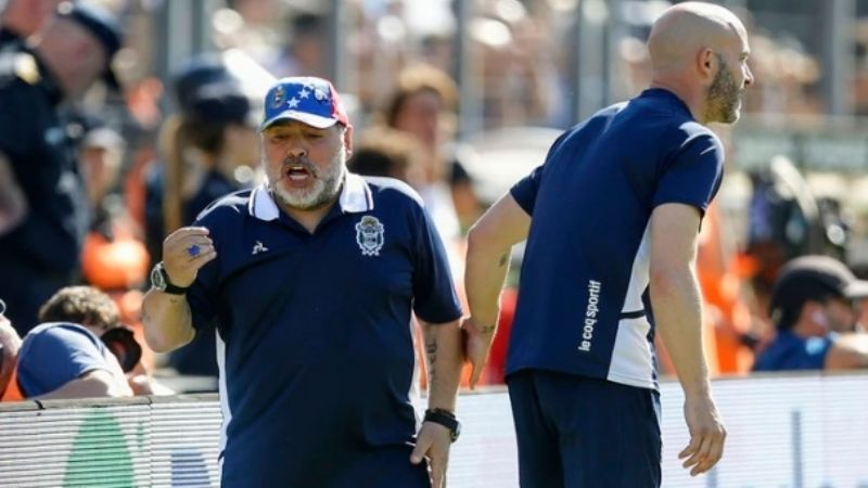 Diego Maradona dejó de ser el técnico de Gimnasia