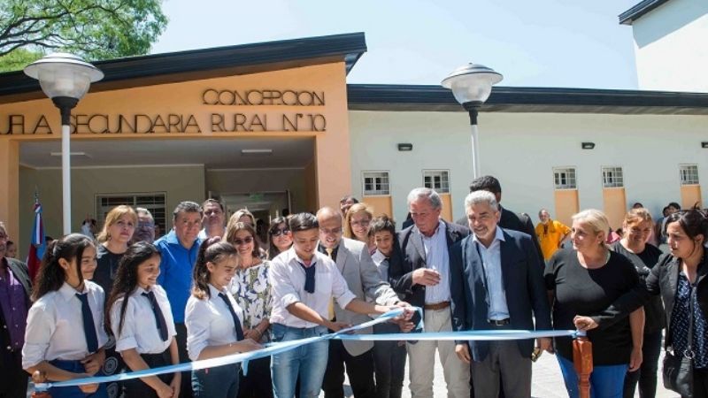 Corpacci inauguró dos nuevos edificios escolares en Capayán