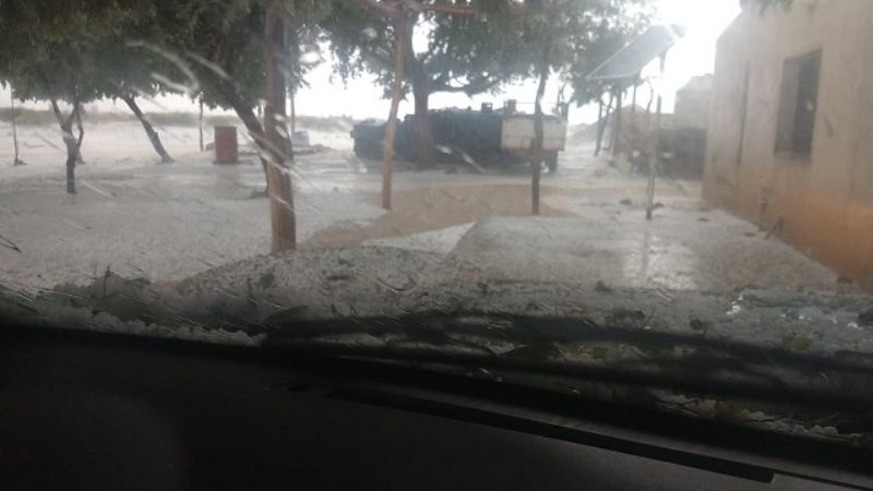Piedra y lluvia torrencial en el Oeste