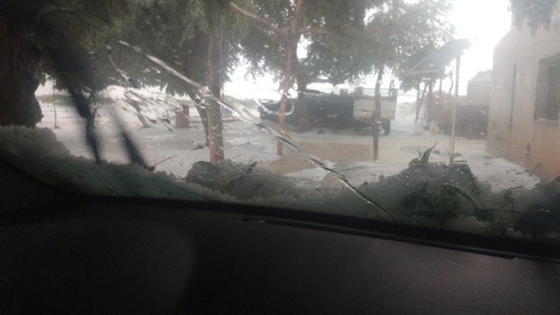 Piedra y lluvia torrencial en el Oeste