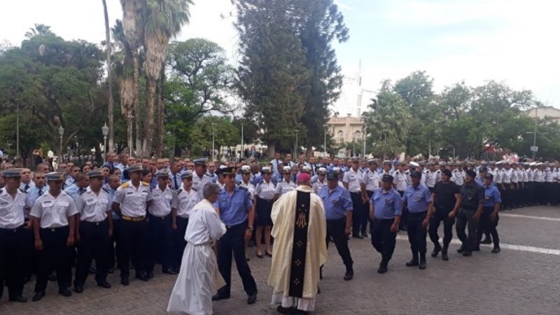 Cadetes y Aspirantes de la Policía cerraron las Acampadas a los pies de la Virgen