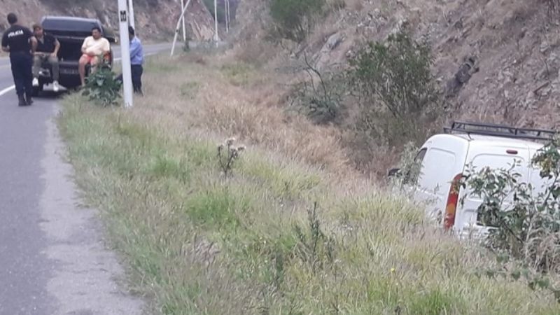Se despistó un utilitario en la Quebrada de Moreira