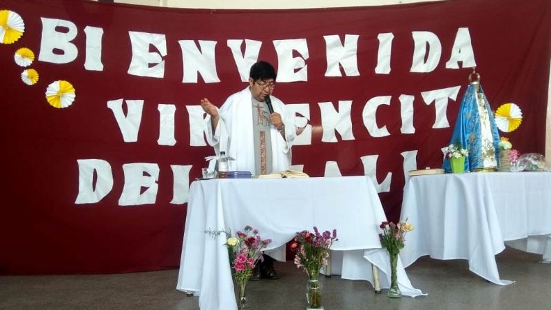 Escuela del barrio Libertador II recibió a la Madre del Valle