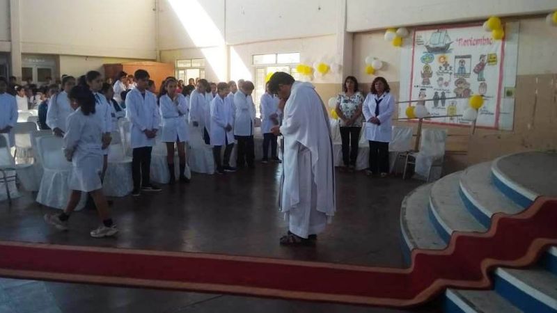 Escuela del barrio Libertador II recibió a la Madre del Valle