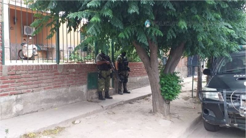 Allanamientos antidrogas positivos en el B°920 Viviendas