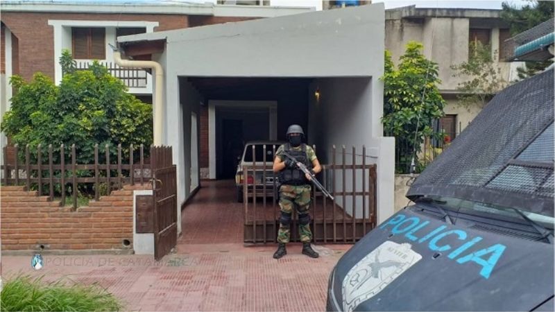 Allanamientos antidrogas positivos en el B°920 Viviendas