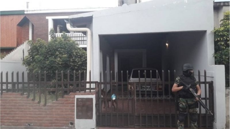 Allanamientos antidrogas positivos en el B°920 Viviendas
