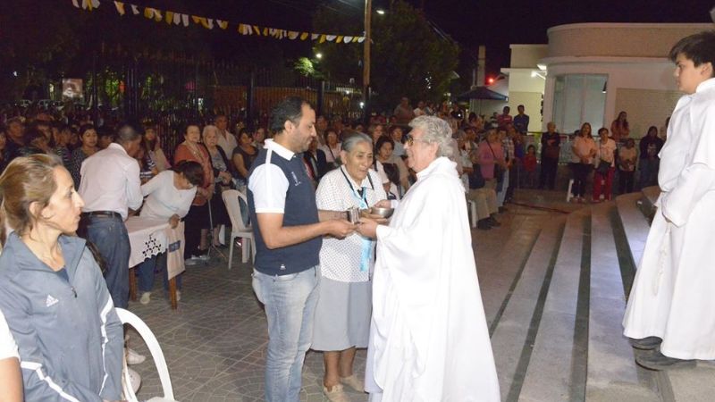 Cientos de fieles acompañaron la llegada de la Virgen del Valle a Santa María