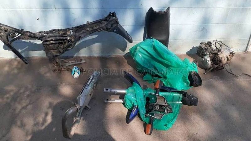 Robaron una moto y la encontraron despedazada
