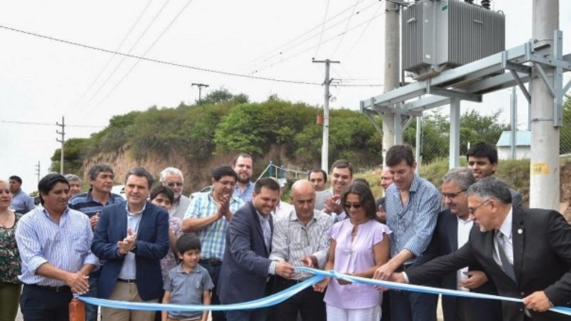 Corpacci inauguró edificios escolares y una obra de energía clave