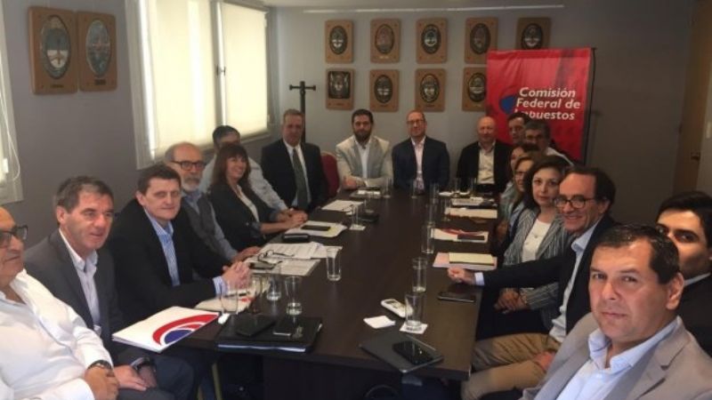 Gobernadores del PJ pedirán a Alberto frenar la baja de impuestos