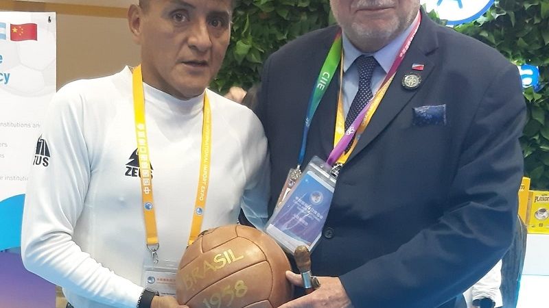 Valiosa experiencia del “Profe” César Cruz en China