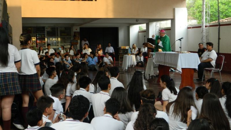 Jóvenes se preparan para el servicio en el IV Congreso Mariano Nacional