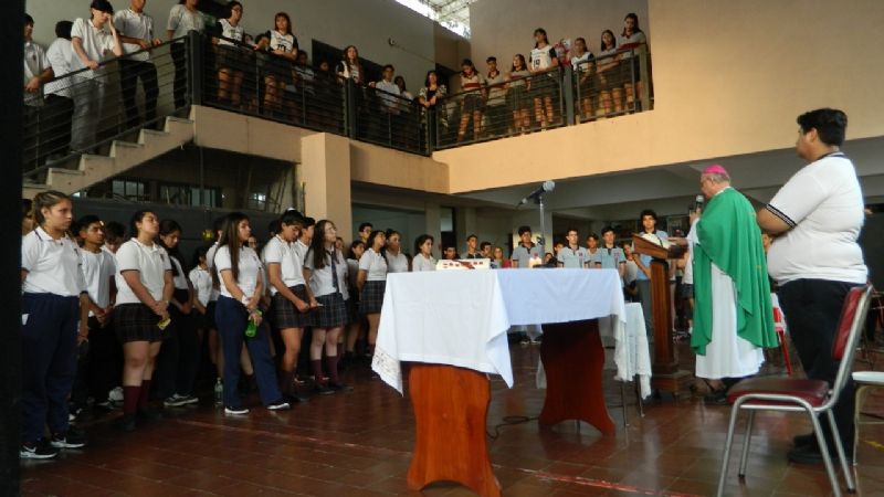 Jóvenes se preparan para el servicio en el IV Congreso Mariano Nacional