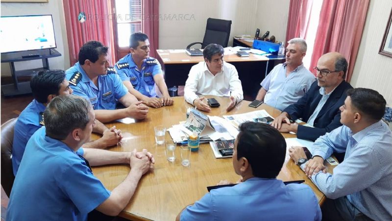 Reunión entre Rivera, Denett y la plana mayor de la Policía