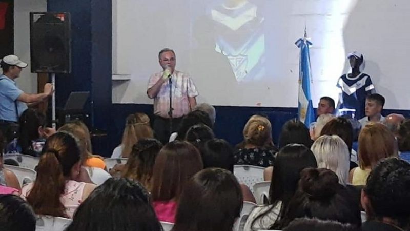 "Las Velezanas" fueron presentadas en sociedad