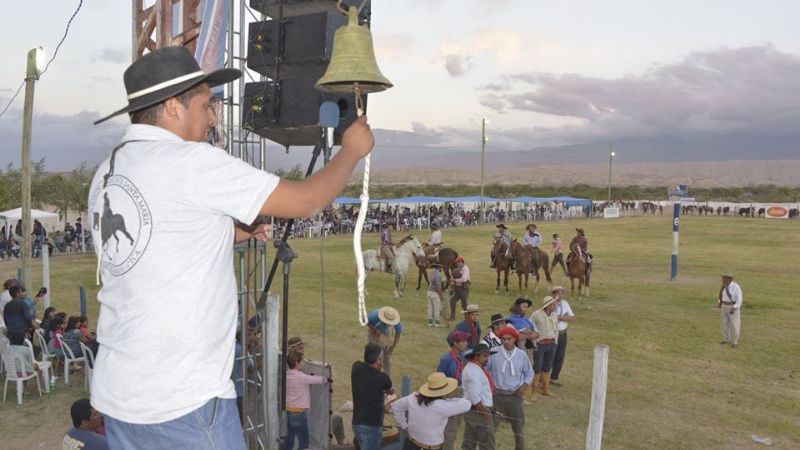 Exitoso Festival Nocturno de Doma, Tradición y Folclore en Santa María