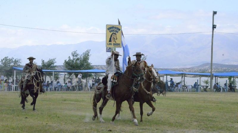 Exitoso Festival Nocturno de Doma, Tradición y Folclore en Santa María