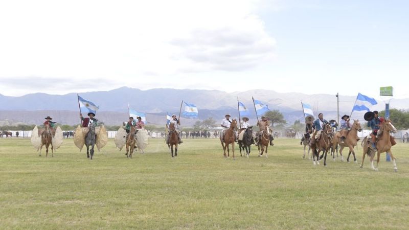 Exitoso Festival Nocturno de Doma, Tradición y Folclore en Santa María