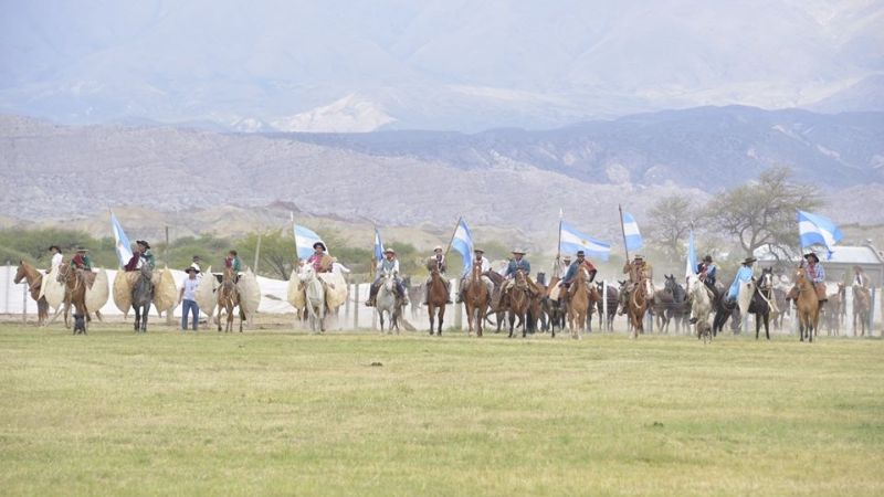 Exitoso Festival Nocturno de Doma, Tradición y Folclore en Santa María