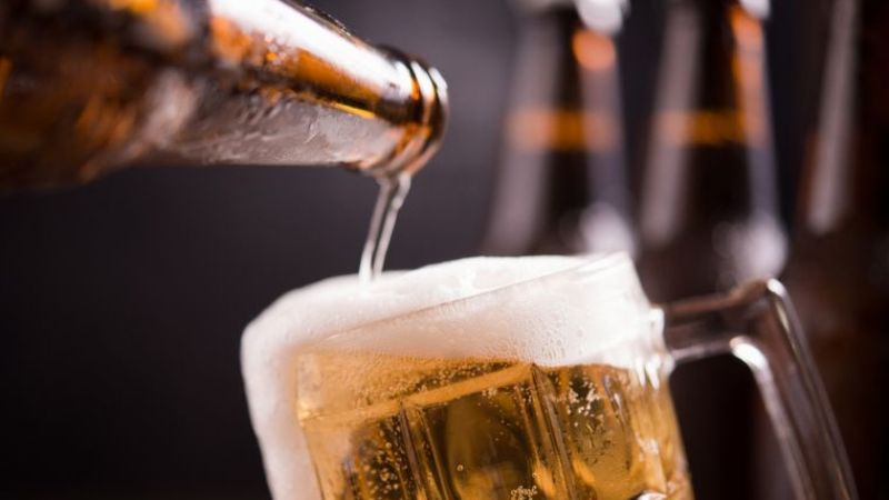Prohíben la venta de una cerveza en todo el país