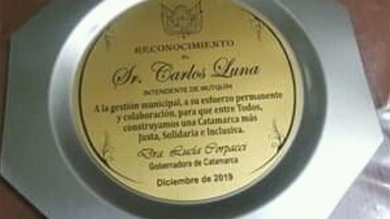 Luna junto a la Gobernadora