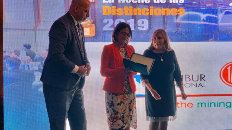 Lucía recibió una distinción por su labor en pos de la minería