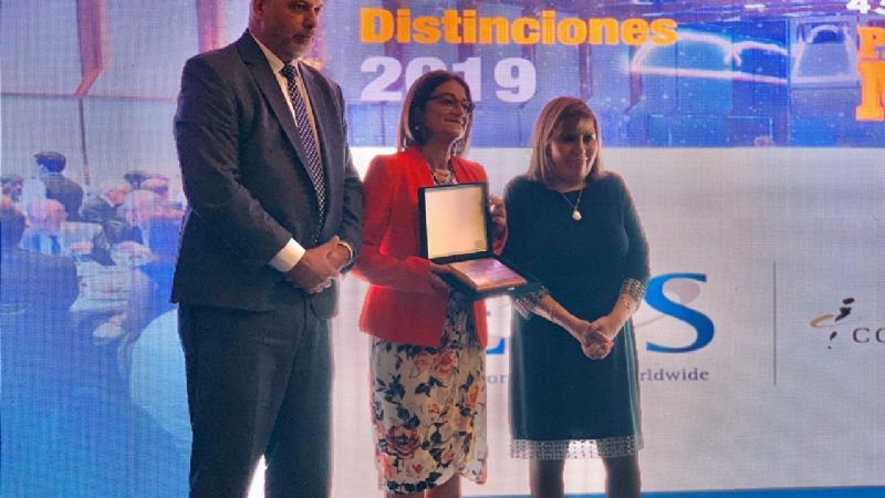 Lucía recibió una distinción por su labor en pos de la minería