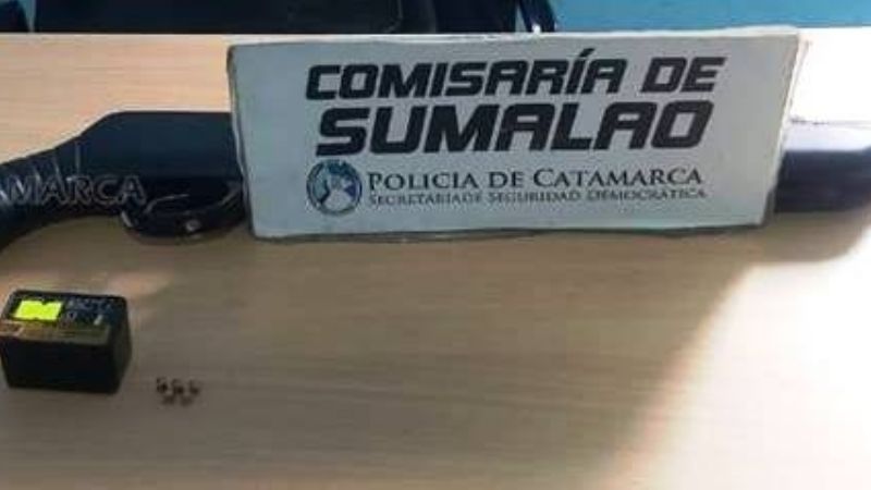 Arrestan a dos jóvenes con un rifle en Valle Viejo