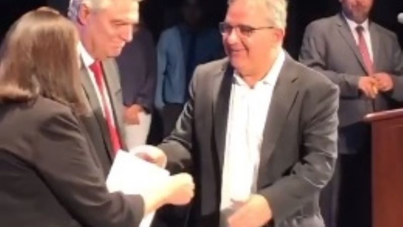 Electos recibieron sus diplomas