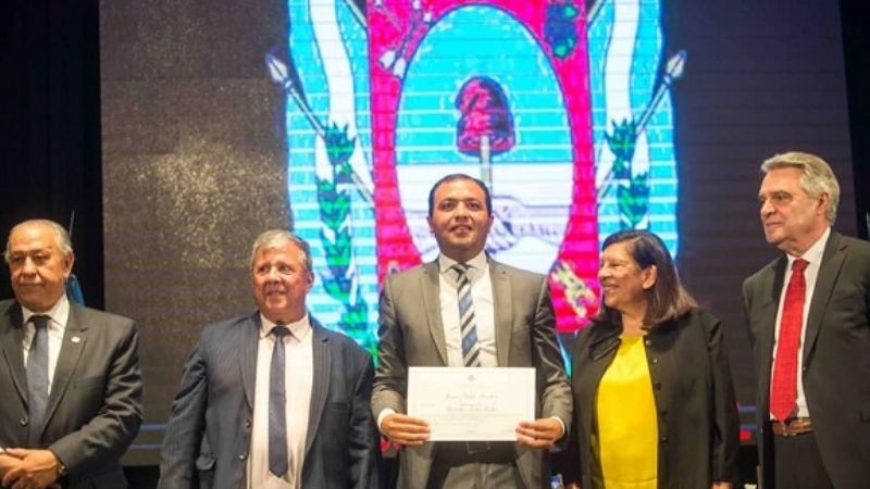Electos recibieron sus diplomas