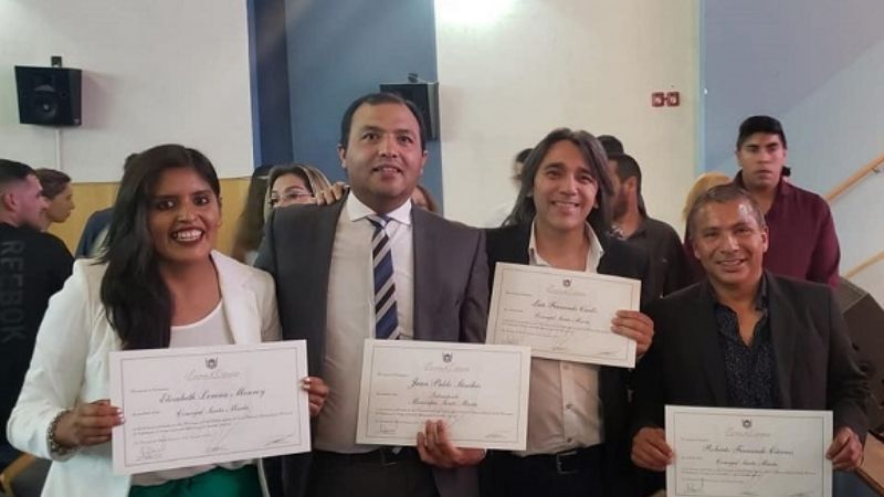 Electos recibieron sus diplomas